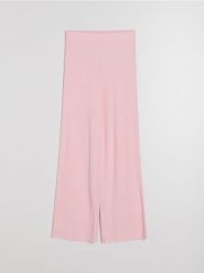 Prążkowane spodnie wide leg - różowy. Czerwone spodnie materiałowe damskie Sinsay, bez wzorów, prążkowane. Za 49.99 zł.