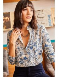 Olalook Bluzka w kolorze błękitnym rozmiar: XL. Niebieskie bluzki damskie Olalook, xl, bez wzorów, bez kołnierzyka, bez ramiączek. Za 57.20 zł.