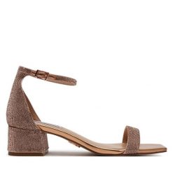 Sandały Steve Madden. Czerwone sandały damskie Steve Madden, bez wzorów, bez obcasa, na słupku. Za 399.99 zł.