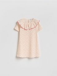 Sukienka z kołnierzykiem - złamana biel. Sukienki dziewczęce Reserved, bez wzorów, z dzianiny, bez ramiączek. Za 79.99 zł.