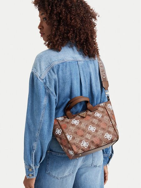 Guess Torebka Eliette TWNP93 15019 Brązowy. Brązowe torebki klasyczne damskie Guess, z aplikacjami, ze skóry, bez dodatków. Za 544.99 zł.
