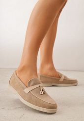 Ciemnobeżowe Mokasyny VICES z Imitacji Zamszu z Wkładką ze Skóry Naturalnej Dispova. Brązowe mokasyny damskie Renee, z jeansu. Za 89.99 zł.