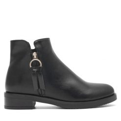 Botki Clara Barson. Czarne botki damskie Clara Barson, bez obcasa, na płaskiej podeszwie, bez zapięcia. Za 129.99 zł.