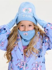 Komplet: czapka, komin i rękawiczki Stitch - błękitny. Niebieskie szaliki dziecięce Sinsay, bez ramiączek. Za 39.99 zł.