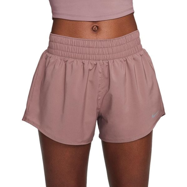 Spodenki Nike One, Kobiety. Fioletowe szorty damskie Nike, bez wzorów, z poliesteru. Za 290.00 zł.