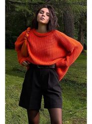 MADMEXT Sweter w kolorze pomarańczowym rozmiar: onesize. Pomarańczowe swetry klasyczne damskie MADMEXT, ze splotem, bez kołnierzyka. Za 104.99 zł.