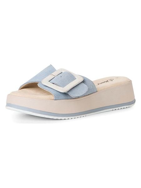 S.Oliver Skórzane klapki w kolorze błękitnym rozmiar: 37. Niebieskie klapki damskie S.Oliver, bez wzorów, bez obcasa, na platformie. Za 135.81 zł.