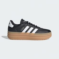 Buty VL Court Bold. Czarne buty sportowe na co dzień damskie Adidas, bez wzorów. Za 342.75 zł.