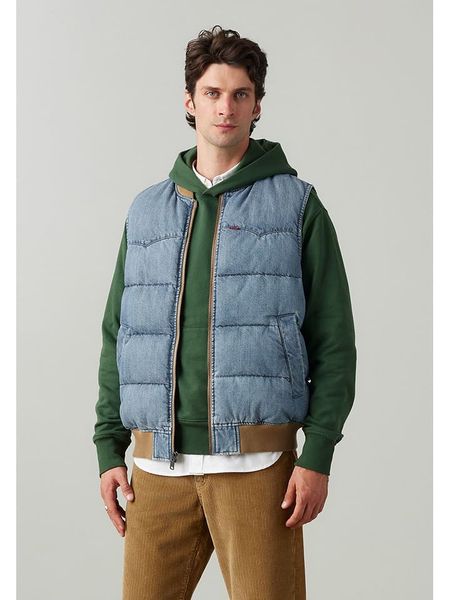 Levi's Kamizelka pikowana w kolorze niebieskim rozmiar: M. Niebieskie kamizelki męskie Levi's, m, prążkowane. Za 266.03 zł.