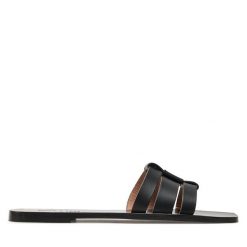 Klapki Pollini. Czarne klapki damskie Pollini, bez wzorów, bez obcasa. Za 739.99 zł.