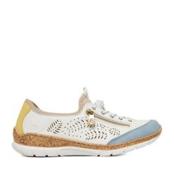 Półbuty Rieker. Białe półbuty damskie Rieker, bez wzorów, bez obcasa, na płaskiej podeszwie. Za 359.99 zł.