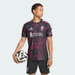 Oryginalna koszulka z trzeciego zestawu Liverpool FC 26/27. Czarne t-shirty sportowe męskie Adidas, xl, z dzianiny, bez ramiączek, do piłki nożnej, climacool (adidas). Za 649.00 zł.