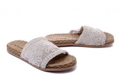 ARTIKER RELAKS 52C1153 beżowy, klapki damskie. Brązowe klapki damskie Artiker Relaks, bez wzorów, bez obcasa. Za 71.24 zł.
