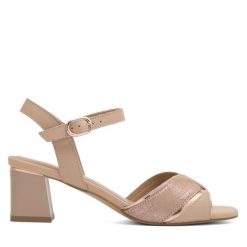 Sandały Lasocki. Brązowe sandały damskie Lasocki, bez wzorów, bez obcasa, na słupku. Za 249.99 zł.