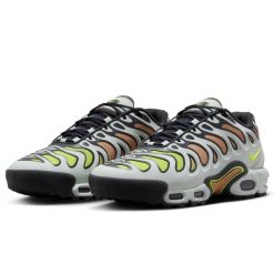 Buty Sportowe Męskie Nike Air Max Plus Drift. Szare buty sportowe na co dzień męskie Nike, bez zapięcia, nike air max. Za 721.60 zł.