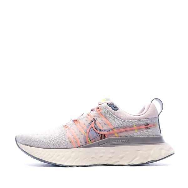 Buty do biegania Nike React Infinity Run szare męskie. Fioletowe obuwie do biegania damskie Nike. Za 641.85 zł.