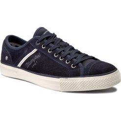 Tenisówki WRANGLER - Starry Suede WM171031 Navy 16. Niebieskie trampki i tenisówki męskie Wrangler, bez wzorów, z gumy, bez zapięcia. W wyprzedaży za 169.00 zł.