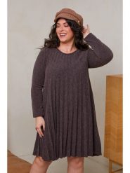 Curvy Lady Sukienka w kolorze ciemnobrązowym rozmiar: 40/42. Brązowe sukienki damskie Curvy Lady, bez wzorów, klasyczne, bez kołnierzyka, bez ramiączek, midi. Za 113.63 zł.