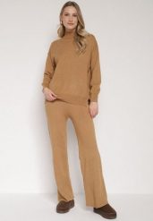 Beżowy Klasyczny Dzianinowy Komplet z Wiskozą Szerokie Spodnie i Sweter Półgolf Reillena. Brązowe swetry klasyczne damskie Born2be, z dzianiny, bez kołnierzyka. Za 129.99 zł.
