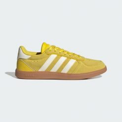 Buty Breaknet Sleek. Białe obuwie trekkingowe damskie Adidas. Za 259.00 zł.