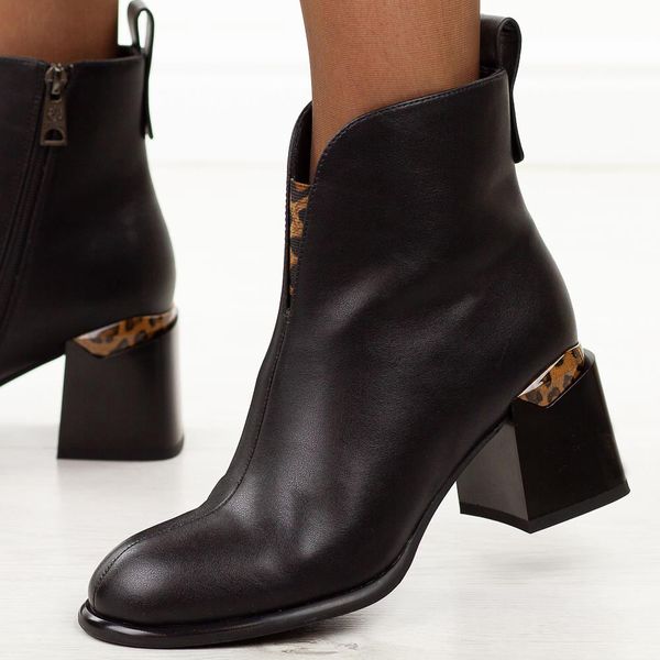 Czarne skórzane botki damskie na obcasie Vinceza 66811. Czarne botki damskie VINCEZA, na jesień, z jeansu, biznesowe, z okrągłym noskiem, bez obcasa, na obcasie, bez zapięcia. W wyprzedaży za 271.20 zł.