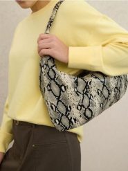 Torebka na ramię z wężowym motywem - wielobarwny. Torebki klasyczne damskie Sinsay, bez wzorów, bez dodatków. Za 49.99 zł.