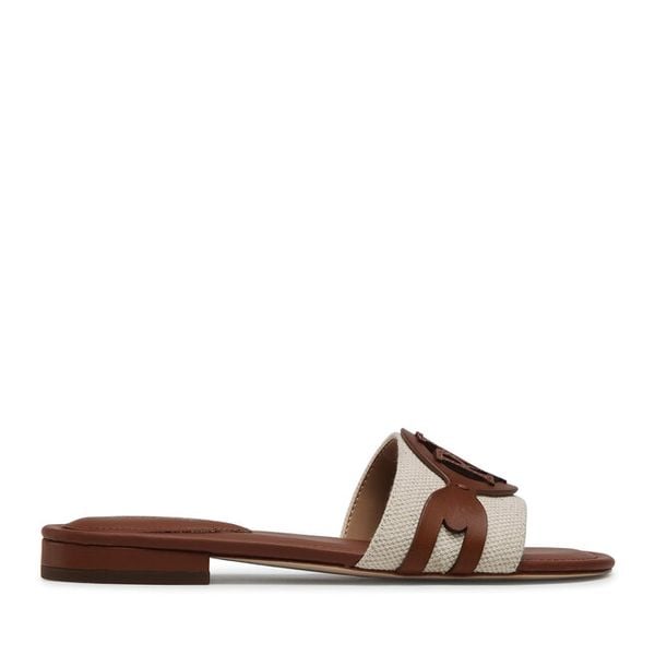 Klapki LAUREN RALPH LAUREN. Brązowe klapki damskie Lauren Ralph Lauren, bez wzorów, bez obcasa. Za 339.99 zł.