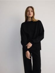 Bluza z błyszczącą aplikacją - czarny. Czarne bluzy bez kaptura damskie Reserved, l, z bawełny. W wyprzedaży za 69.99 zł.
