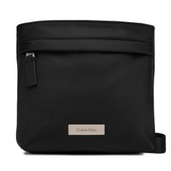 Saszetka Calvin Klein. Czarne saszetki męskie CALVIN KLEIN. Za 329.99 zł.