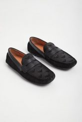 Mokasyny męskie zamszowe EMPORIO ARMANI. Mokasyny męskie Emporio Armani, z zamszu. W wyprzedaży za 832.30 zł.