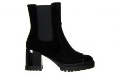 Botki Lola Lola by Sca'viola S-79 Black Suede 047207, Czarny, Skóra naturalna - 40. Czarne botki damskie Sca'viola, z gumy, klasyczne, bez obcasa, na platformie, bez zapięcia. W wyprzedaży za 359.10 zł.