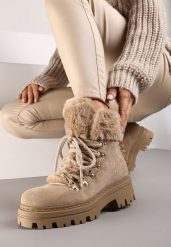 Ciemnobeżowe Traperki na Tłoczonej Podeszwie Ozdobione Futerkiem Taiva. Brązowe trapery damskie Born2be, z jeansu, bez obcasa, na płaskiej podeszwie. Za 129.99 zł.