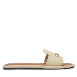 Klapki Tommy Hilfiger. Brązowe klapki damskie Tommy Hilfiger, bez wzorów, bez obcasa. Za 379.99 zł.