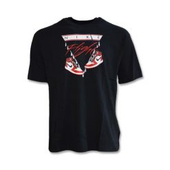 Koszulka Air Jordan Flight Shoe GFX T-shirt. Czarne bluzki damskie Jordan, xs, bez wzorów, sportowe, bez kołnierzyka, bez ramiączek. Za 142.00 zł.