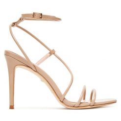 Sandały Marciano Guess. Brązowe sandały damskie Marciano Guess, z aplikacjami, bez obcasa, na szpilce. Za 839.99 zł.