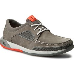 Półbuty CLARKS - Ormand Sail 261252807 Dark Grey Nubuck. Szare półbuty męskie Clarks, z materiału, bez zapięcia. W wyprzedaży za 349.00 zł.