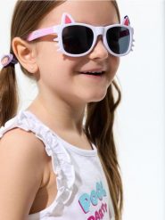 Okulary przeciwsłoneczne z motywem kota Gabby's Dollhouse - wielobarwny. Okulary przeciwsłoneczne dziecięce Sinsay. Za 15.99 zł.