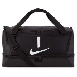 Torba sportowa Nike Academy Team Hardcase usztywnione dno z komorą na buty 37L. Czarne torby podróżne damskie Nike, bez wzorów. Za 165.00 zł.