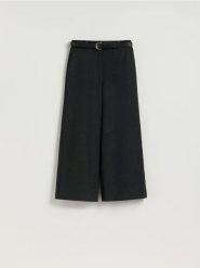 Spodnie culotte z paskiem - czarny. Czarne spodnie materiałowe damskie Reserved, bez wzorów, z tkaniny. Za 149.99 zł.