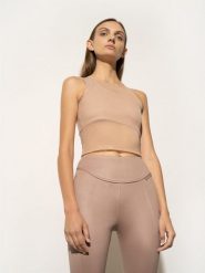 4F Top z łączonych materiałów 4F x Anna Lewandowska L. Brązowe topy damskie 4f, l, bez wzorów, z materiału, bez kołnierzyka. Za 129.99 zł.