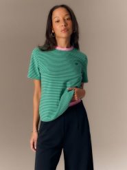 4F T-shirt regular damski - zielony XS. Zielone t-shirty damskie 4f, xs, bez wzorów, z materiału, bez kołnierzyka. Za 69.99 zł.