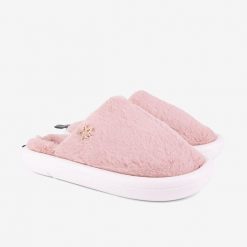 Damskie klapki zimowe 9197 z futerkiem. Brązowe klapki damskie Coqui, bez wzorów, z materiału, bez obcasa. Za 140.99 zł.