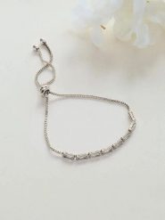 Heliophilia Bransoletka z elementami ozdobnymi rozmiar: onesize. Szare bransoletki damskie Heliophilia, metalowe. Za 26.99 zł.