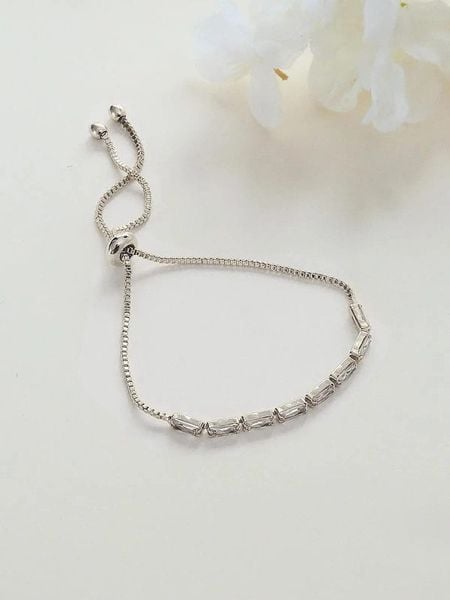 Heliophilia Bransoletka z elementami ozdobnymi rozmiar: onesize. Szare bransoletki damskie Heliophilia, metalowe. Za 26.99 zł.