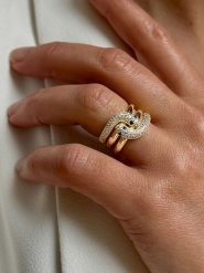 DI GIORGIO Pozłacany pierścionek z cyrkoniami rozmiar: 60. Żółte pierścionki damskie DI GIORGIO, z cyrkonią, pozłacane. Za 266.01 zł.