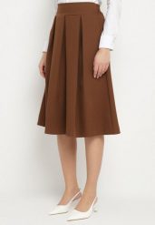 Jasnobrązowa Rozkloszowana Spódnica Midi z Gumką w Pasie Glorina. Brązowe spódniczki damskie Born2be, bez wzorów, z tkaniny, midi, rozkloszowane. Za 59.99 zł.