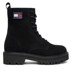 Trzewiki Tommy Jeans. Czarne botki damskie Tommy Jeans, z jeansu, bez obcasa, na płaskiej podeszwie, bez zapięcia. Za 639.99 zł.