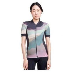 Damski jersey Craft ADV Endur Graphic. Czerwone obuwie trekkingowe damskie Craft. W wyprzedaży za 241.50 zł.