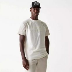 T-shirt MLB New York Yankees New Era Raglan Oversize Crème. Białe t-shirty męskie New Era, m, bez wzorów, z bawełny, bez kołnierzyka. Za 145.70 zł.