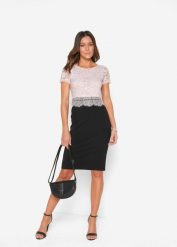 Sukienka z koronką. Czarne sukienki damskie bonprix, bez wzorów, z koronki, eleganckie, bez kołnierzyka, bez ramiączek. Za 209.99 zł.
